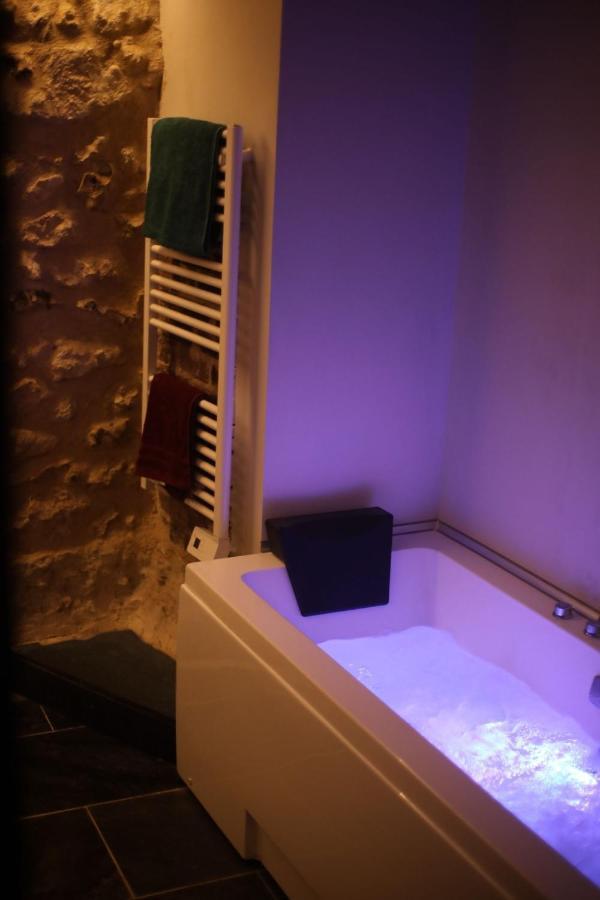 La Montrieuse, Chambre Individuelle Avec Sauna Et Baignoire Spa Naveil Zewnętrze zdjęcie